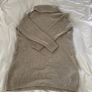 GAP tan/Oatmeal color OVER SIZED sweater dress size XS